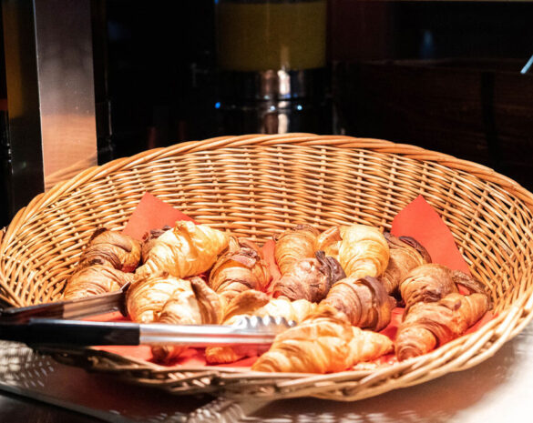 631f37b755d0f8fc2daed3a7 622b2b13c1c7684eae21e3ae H94 TEL LES CARRETTESC2 A9 Victor Gential 120