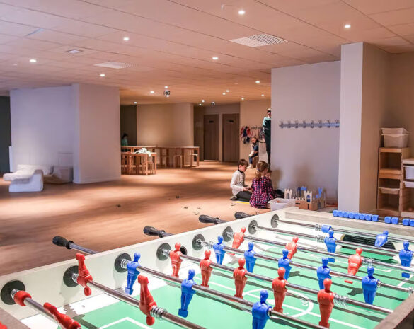 E228401a3af3 DACR 1032 CAR24 Club Pirates 1